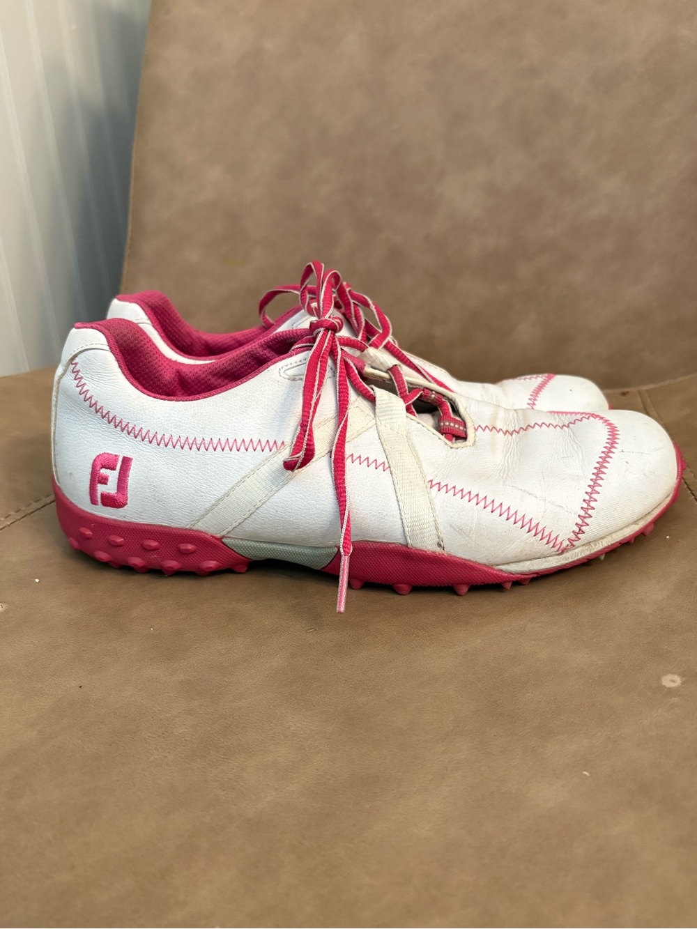 Footjoy pink white lace up golf shoes sneakers women’s size 8.5